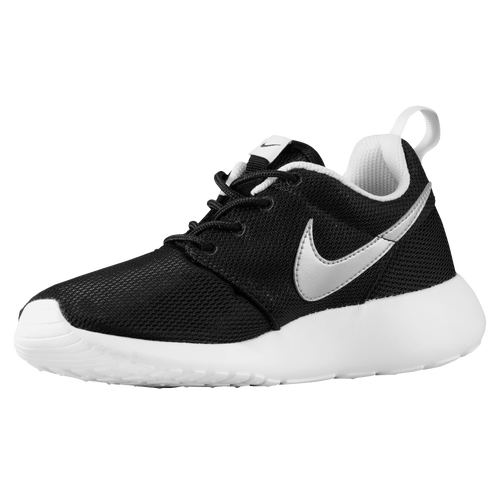 nike roshe run foot locker
