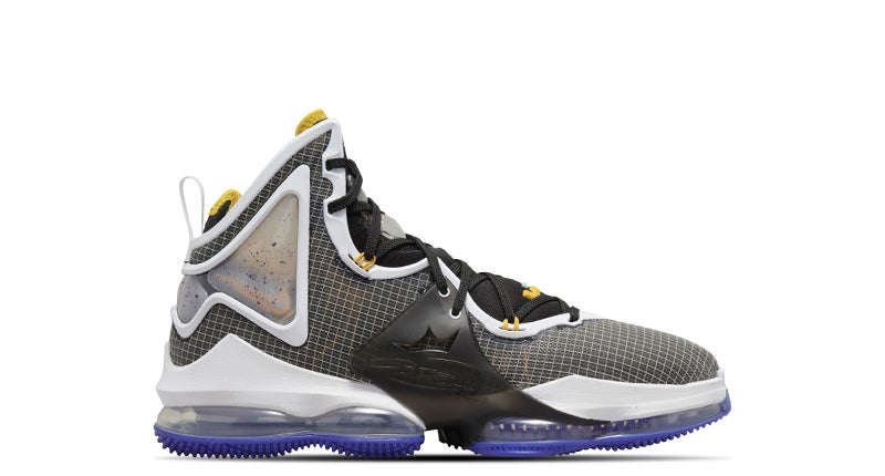 basketball shoes for men footlocker