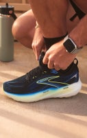SHOP BROOKS