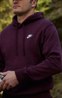 SHOP NIKE