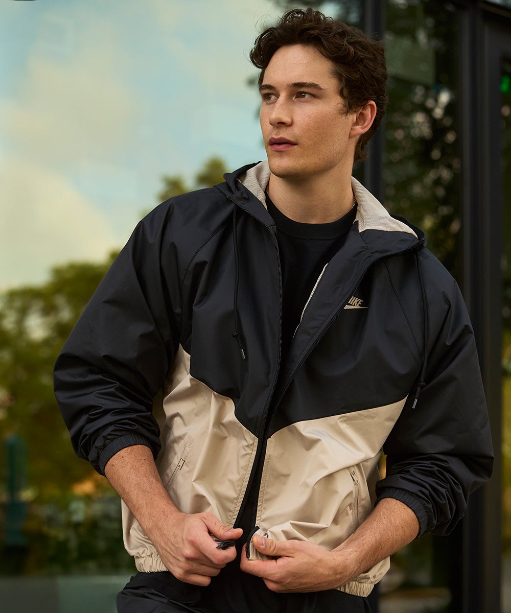 JACKETS & HOODIES
