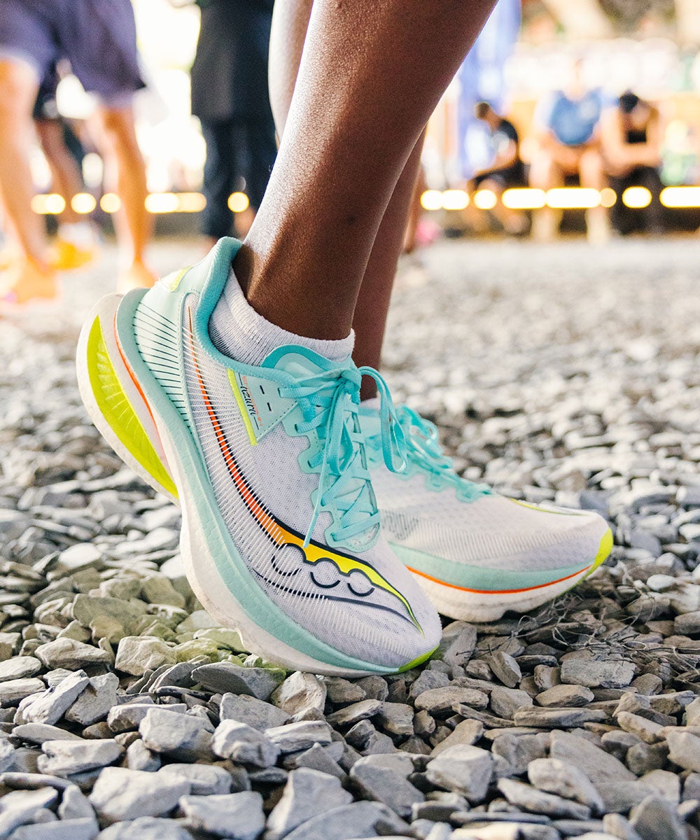 SAUCONY