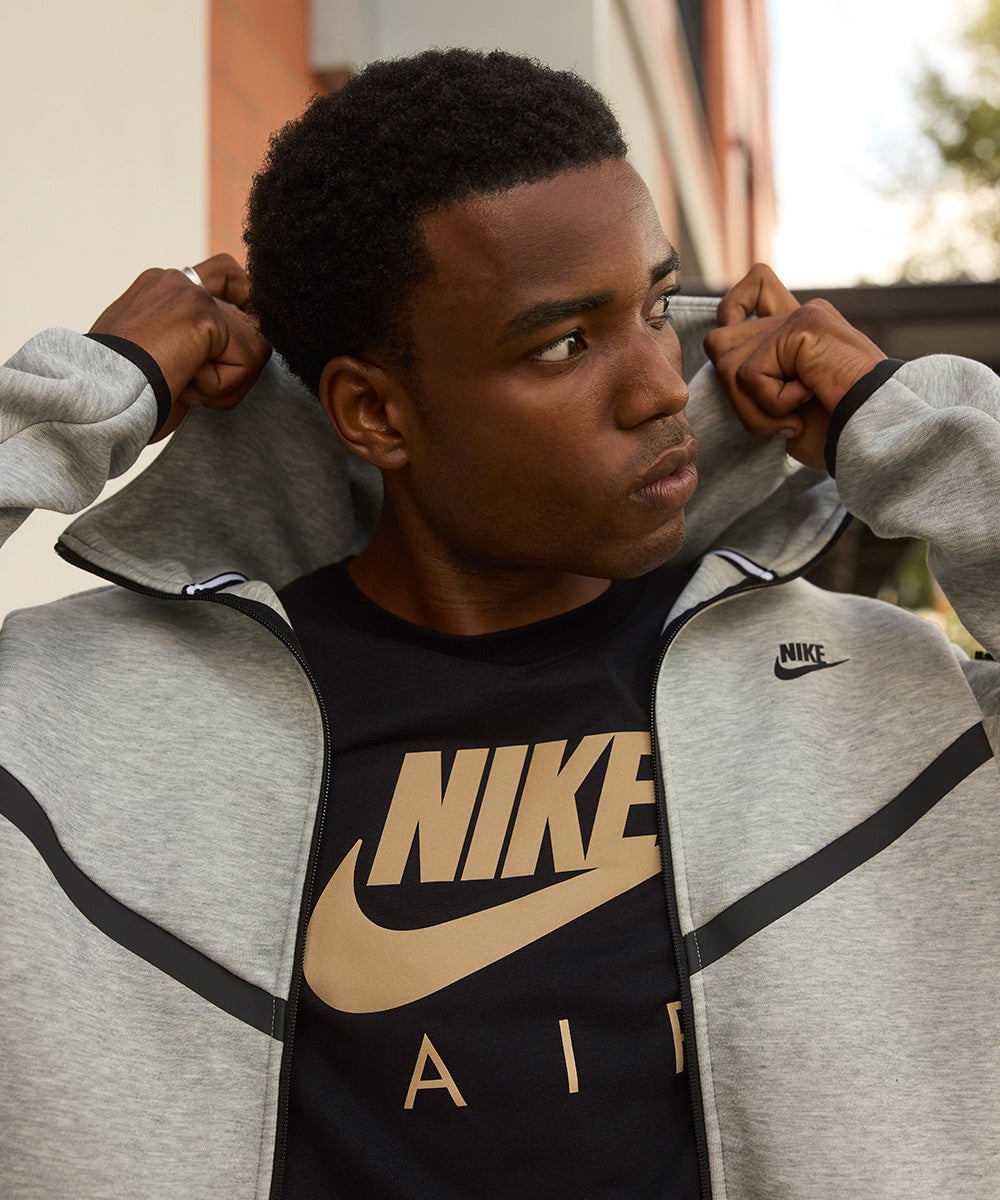 NIKE TECH
