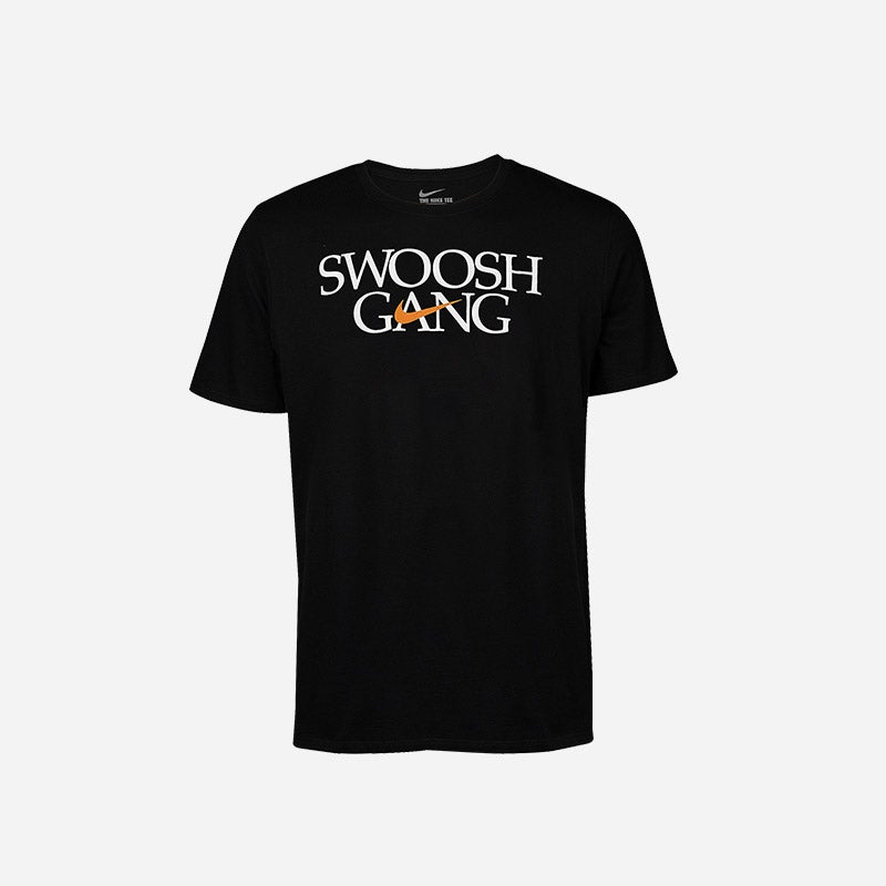 Shop the Men's Nike Swoosh Gang T-shirt in black. 