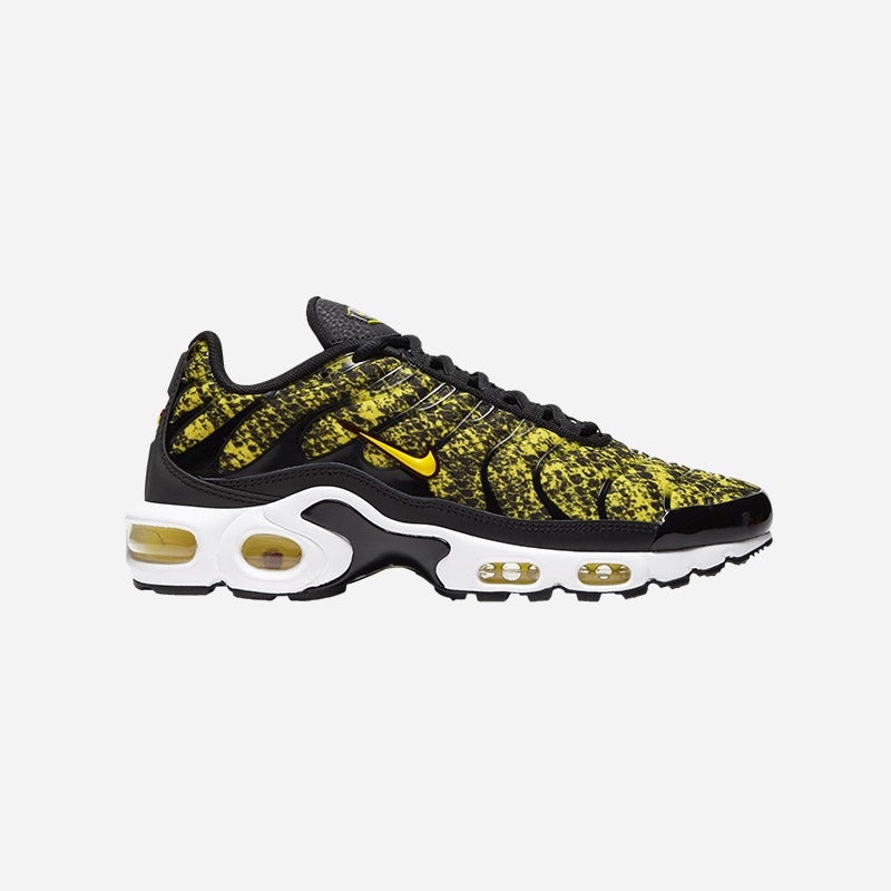 Shop the Women's Nike Air Max Plus in Black/Yellow.