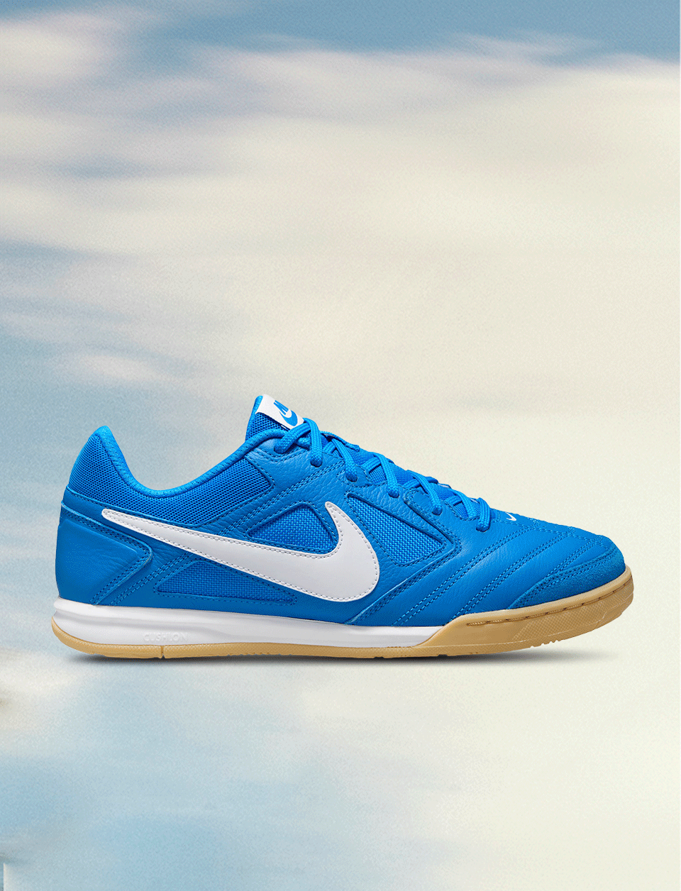 SHOP NIKE