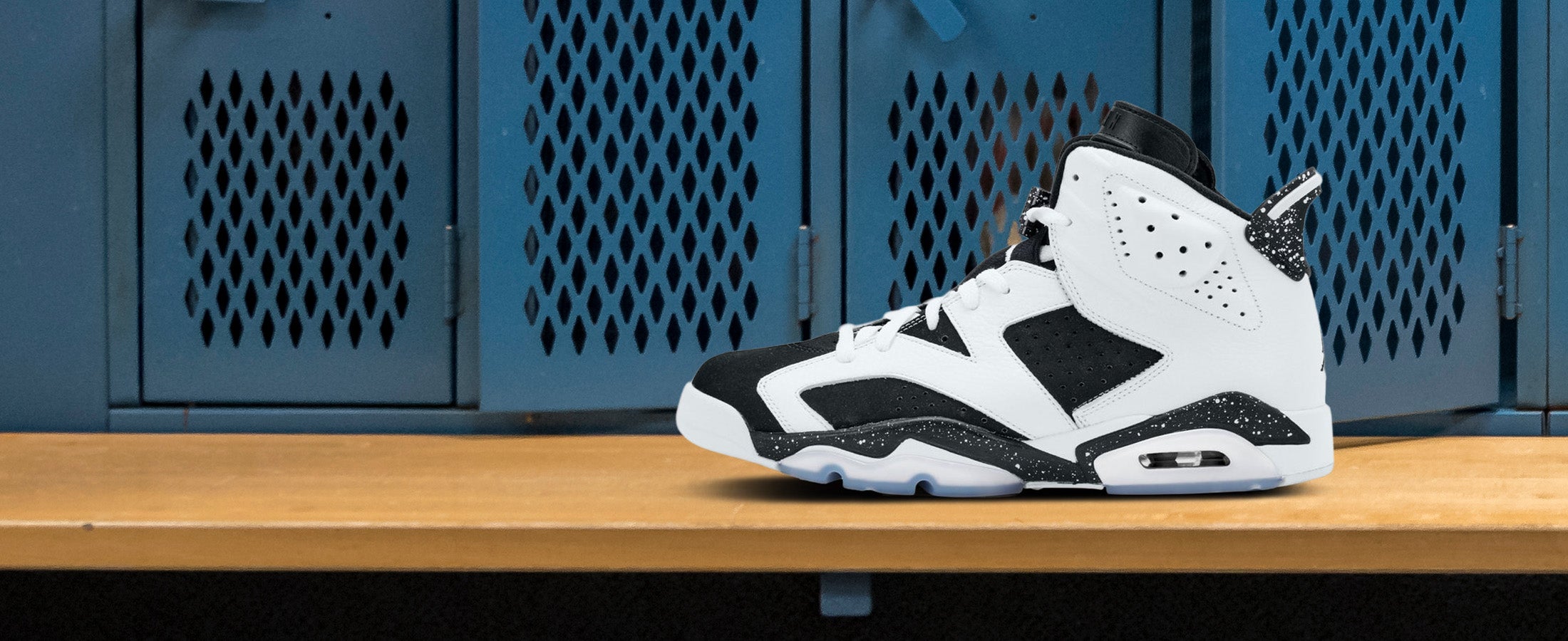 Jordan Retro 6 'Black & White' Reservation