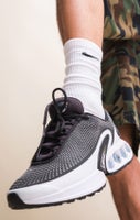 SHOP NIKE