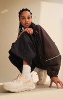 SHOP HOKA