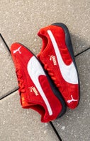 SHOP RED