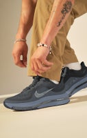 SHOP NIKE