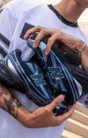 SHOP NEW BALANCE