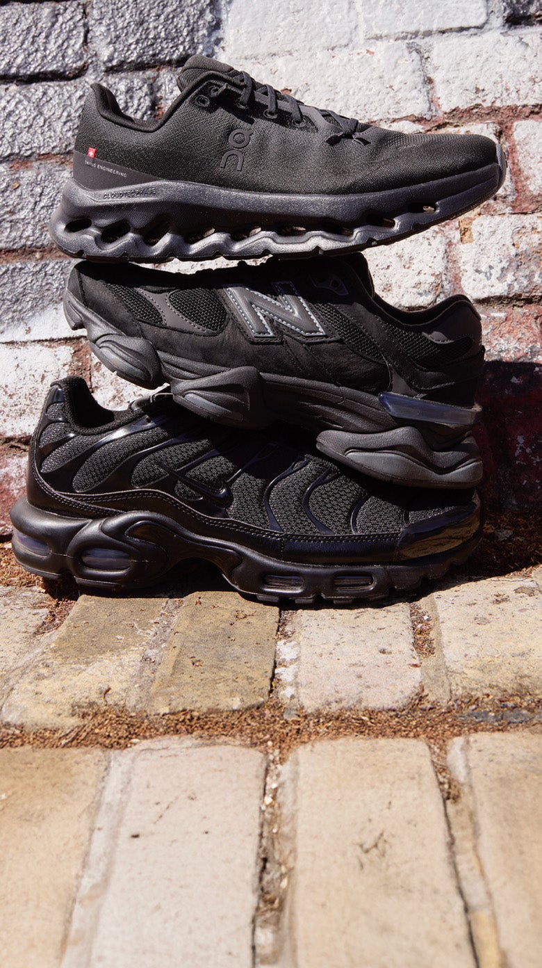 Triple Black Sneakers