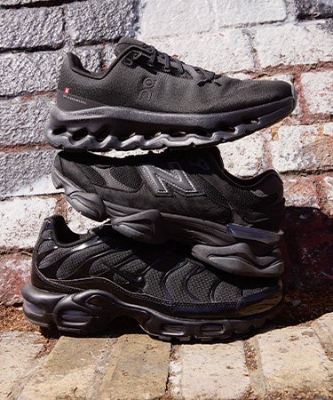 Triple Black Sneakers