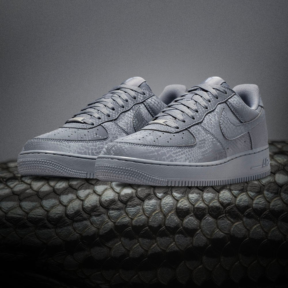 MAMBA MENTALITY, REIMAGINED. Classic AF1 style meets Kobe‑inspired craftsmanship for a look built on precision and legacy. SHOP AF1