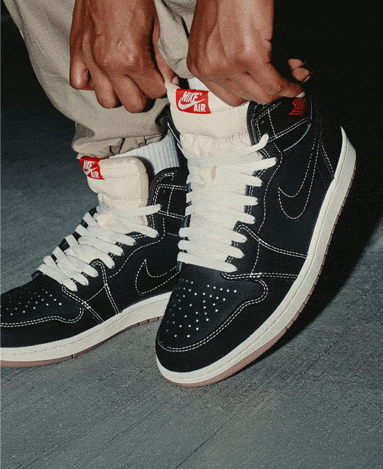 FLIGHT CLUB The AJ1 High OG ‘Flight Club’ keeps classic Jordan energy on lock. SHOP THE STYLE 