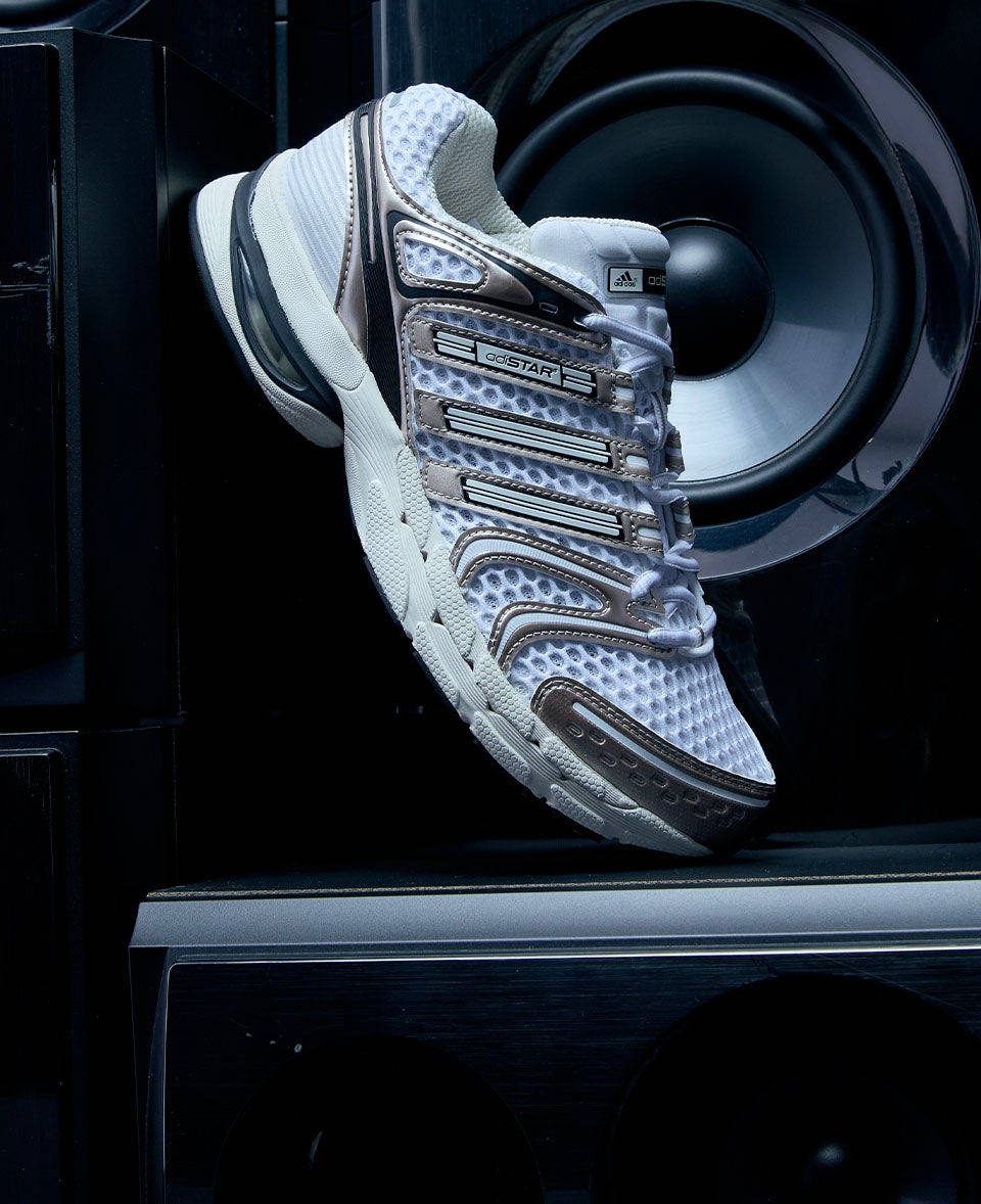 ADISTAR CONTROL 5. Locked-in comfort & control from start to finish. SHOP THE STYLE