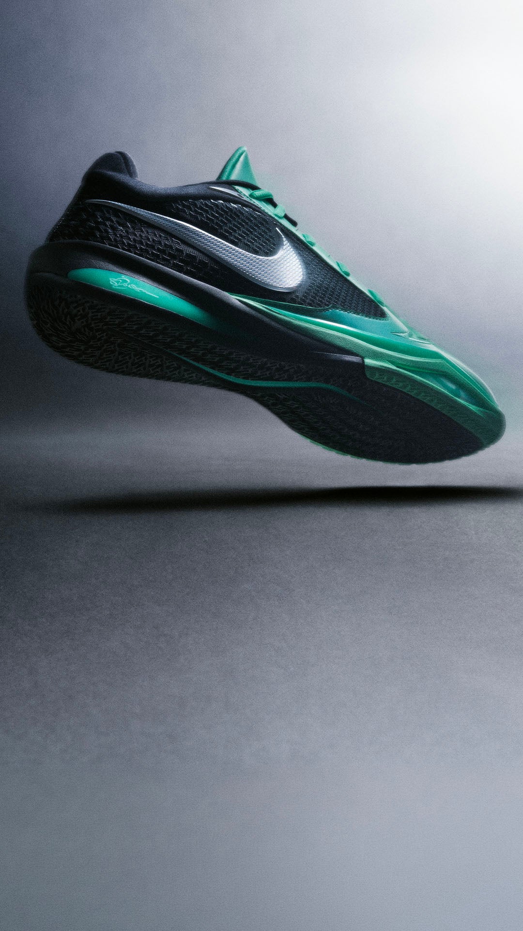 PLAYMAKER ENERGY Fresh mint colour. Elite performance. The Nike Sabrina 4 is ready to ball. SHOP THE STYLE