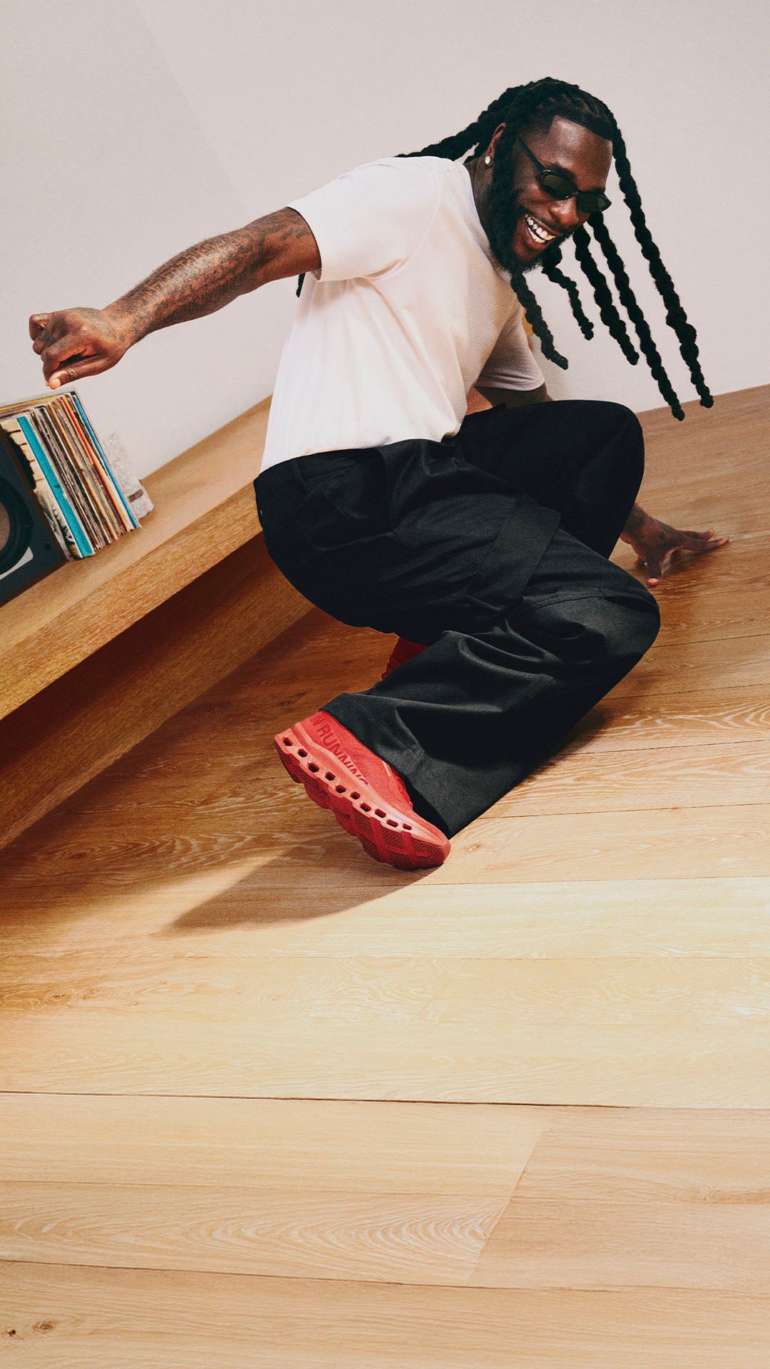 BURNA BOY FEAT. Step into Burna Boy’s selection of On, made to keep every move in motion. ON SHOP THE STYLE