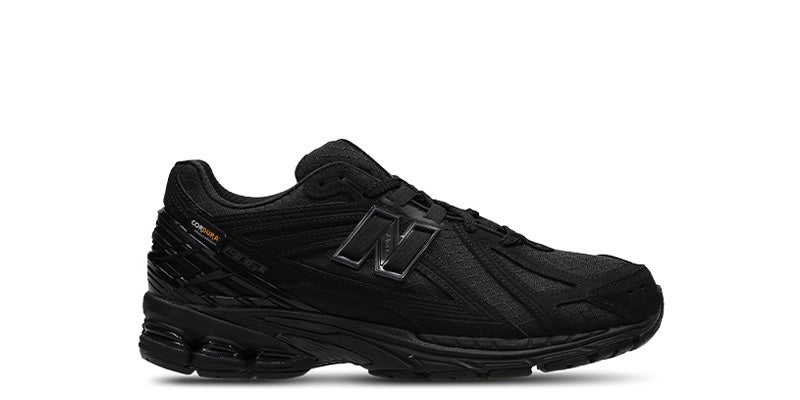 Black shoes foot locker discount