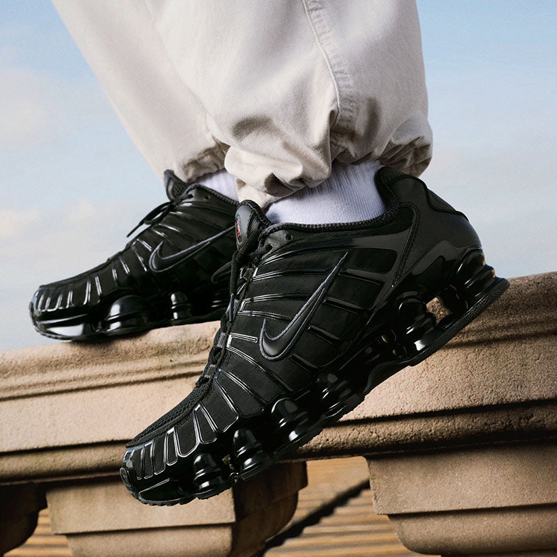how-athletic-shoes-became-everyday-fashion