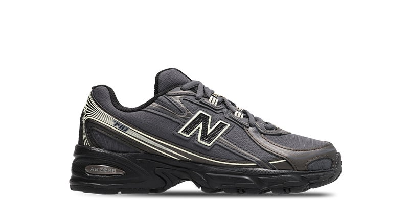 New Balance 740