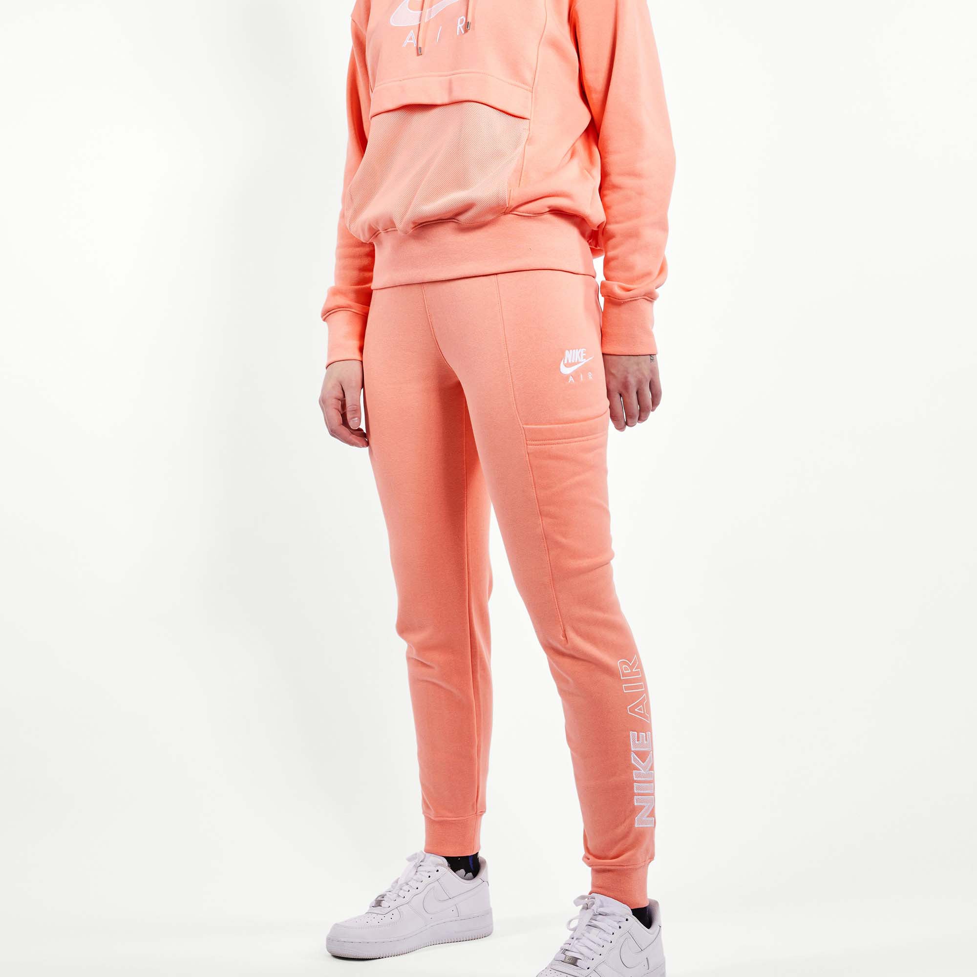 Sweat nike deals foot locker