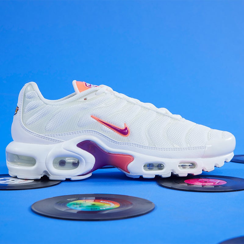 Nike tuned 1 essential clearance