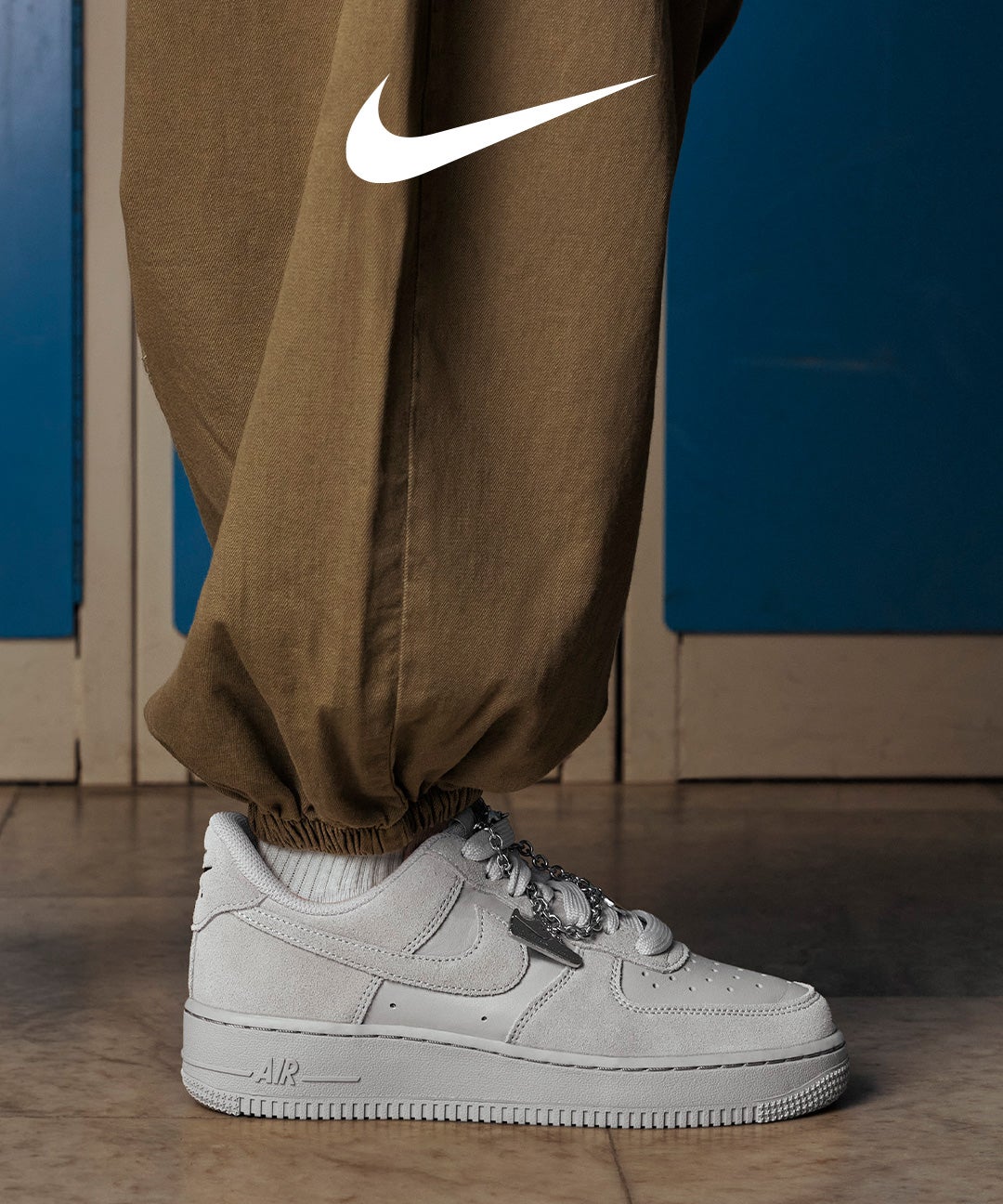 NIKE