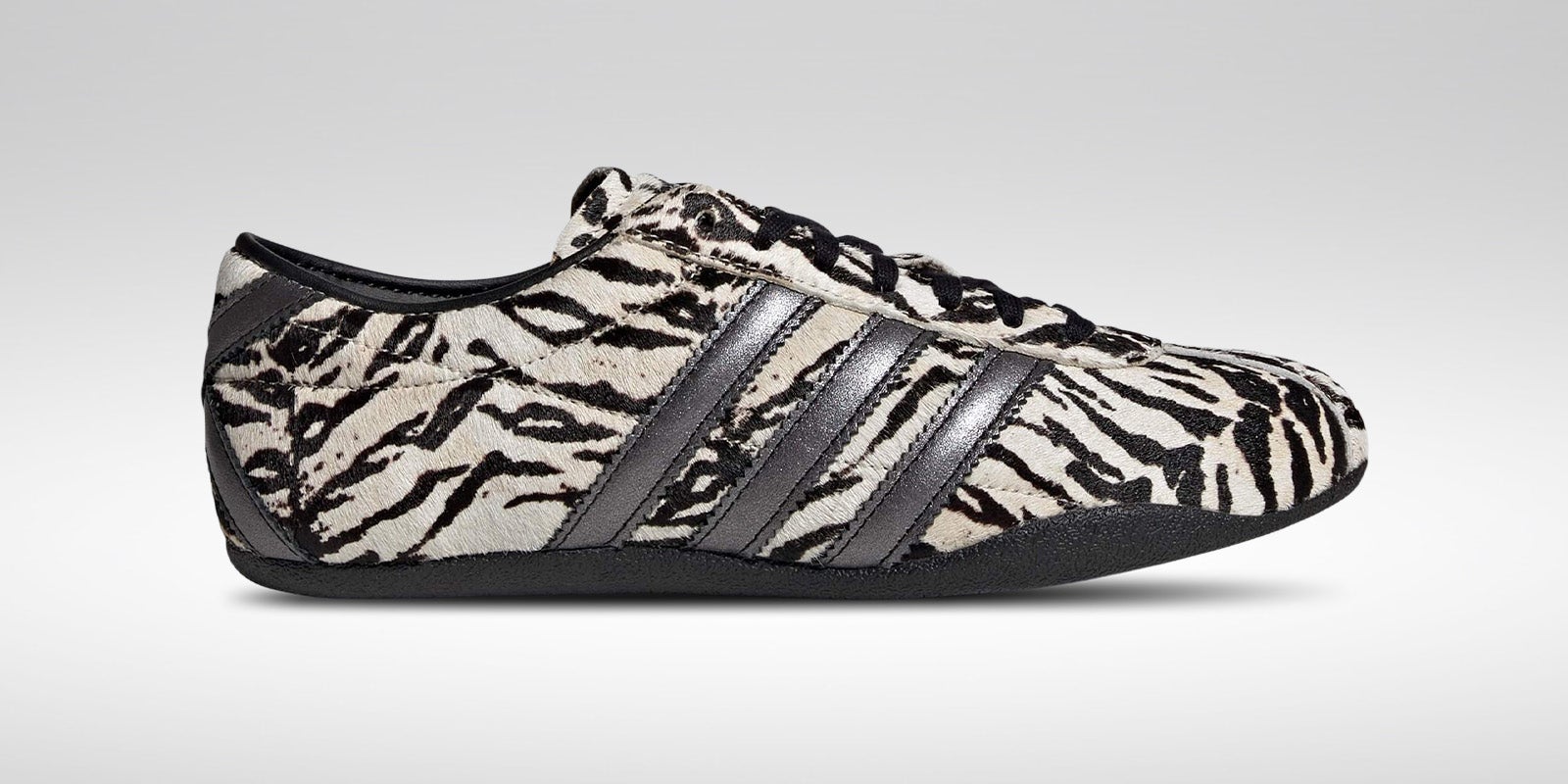 how-to-style-animal-print-shoes
