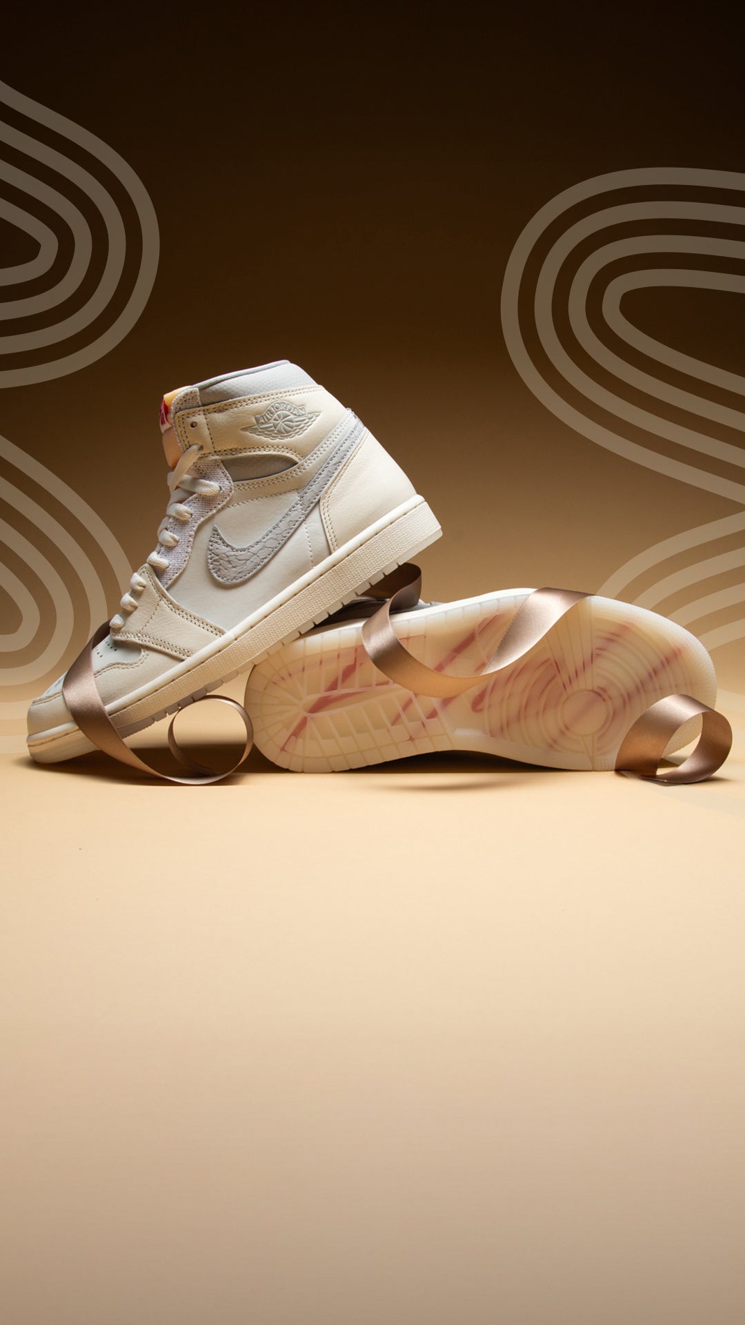 Shop Jordan Retro 1 High OG 'Sail'.