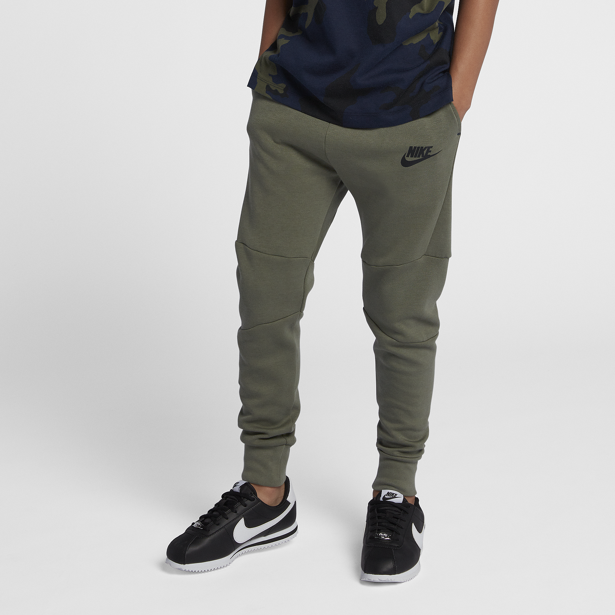 nike tech fleece pants foot locker