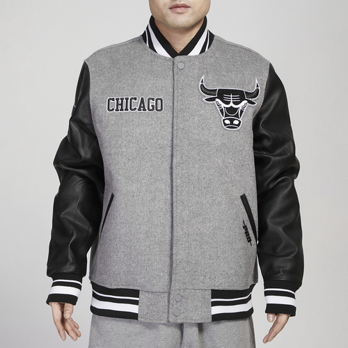 Chicago Bulls Pro Standard Varsity Blue Jacket – Official Chicago Bulls  Store