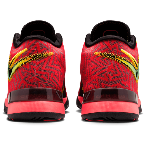 Nike LBJ Nxxt Genisus Image 3 de 9. Appuyez pour ouvrir la galerie de photos.