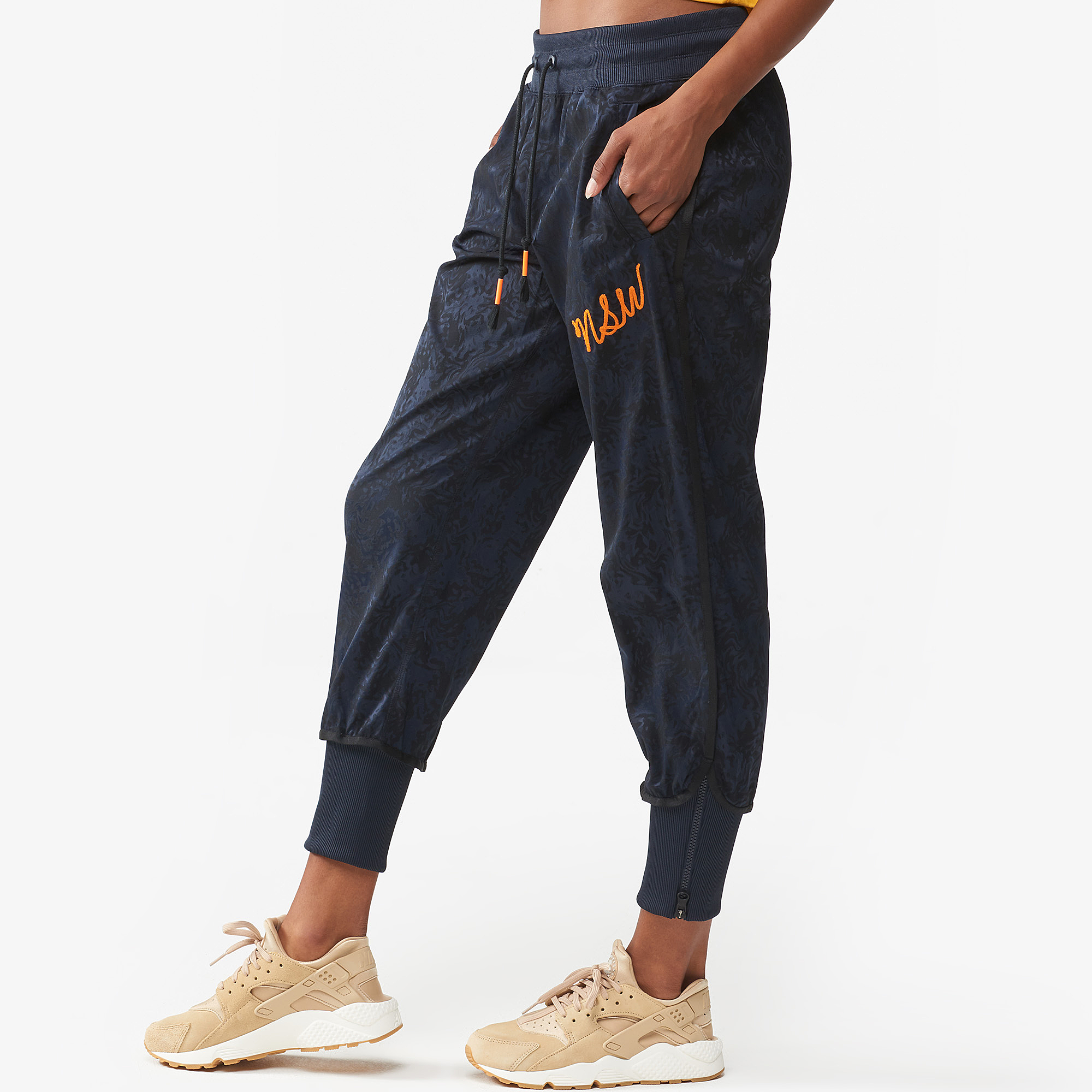 nike nsw jacquard track pants