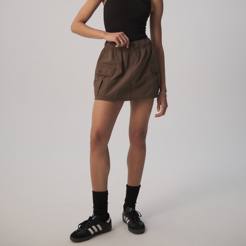 Shop Cozi Womens  Cargo Shorts In Dark Olive