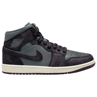aj1 mid footlocker