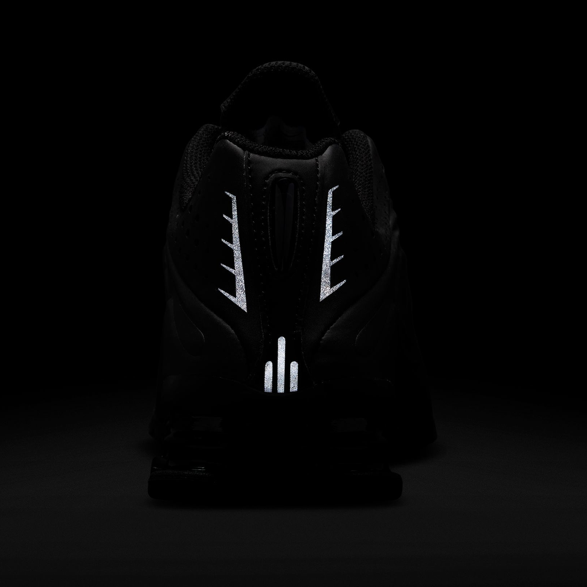 Nike Shox R4