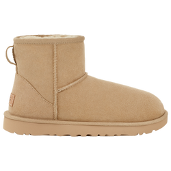 Lady foot locker uggs hotsell