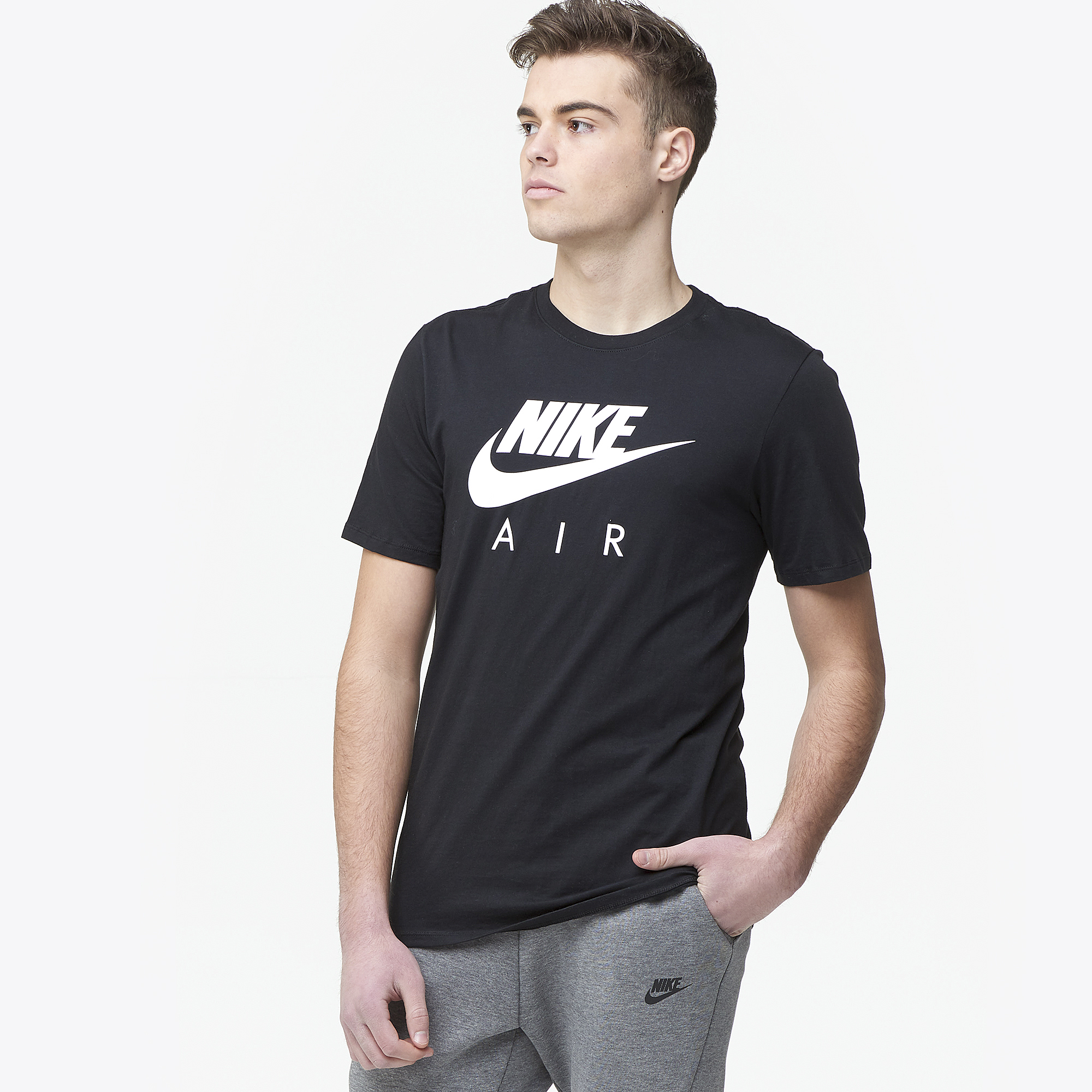 nike t shirt foot locker