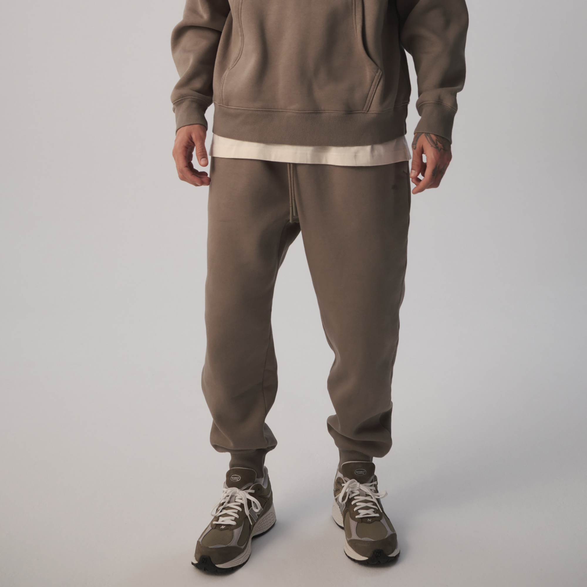 COLLUSION Plus exclusive relaxed dad joggers in brown