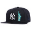 New Era Yankees 59Fifty HL Statue Of Liberty Fitted Cap - Men's Navy/White