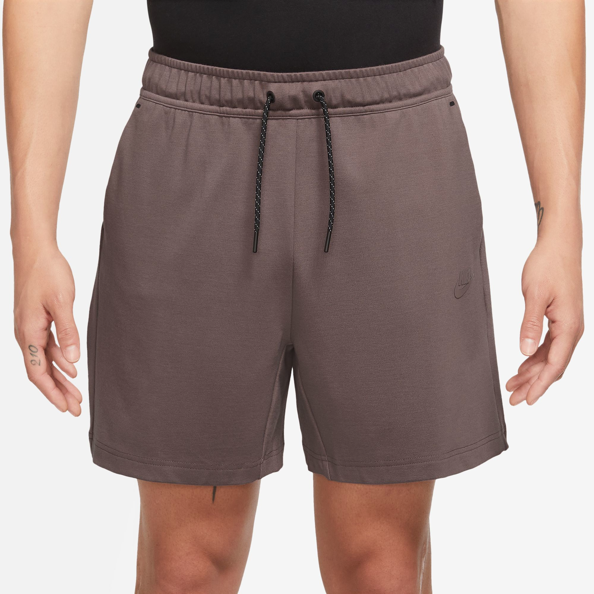 Nike tech fleece on sale shorts foot locker