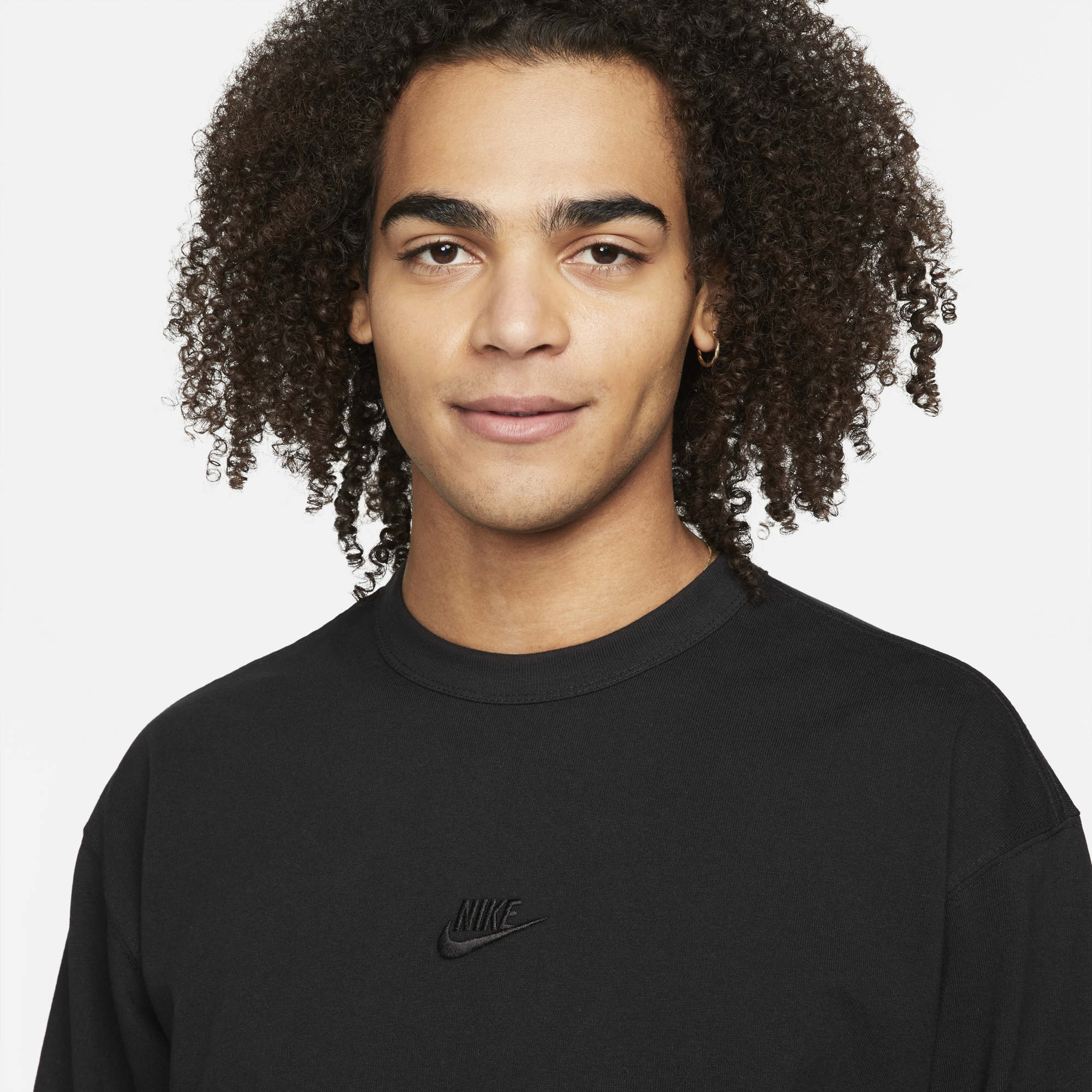 Nike Premium Essentials Long Sleeve SUST T-Shirt