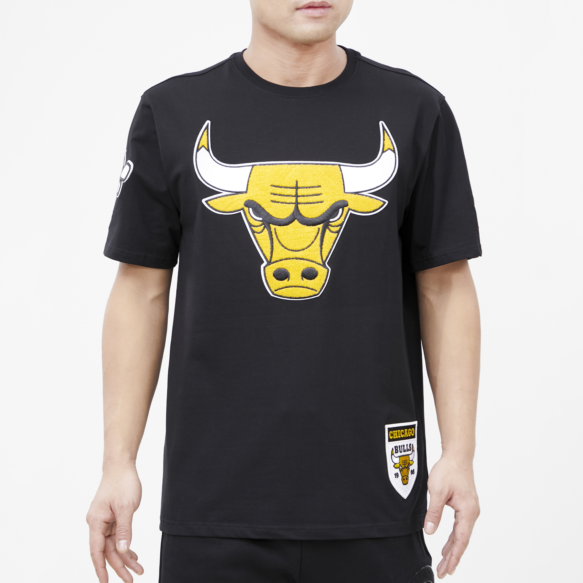 gold chicago bulls shirt