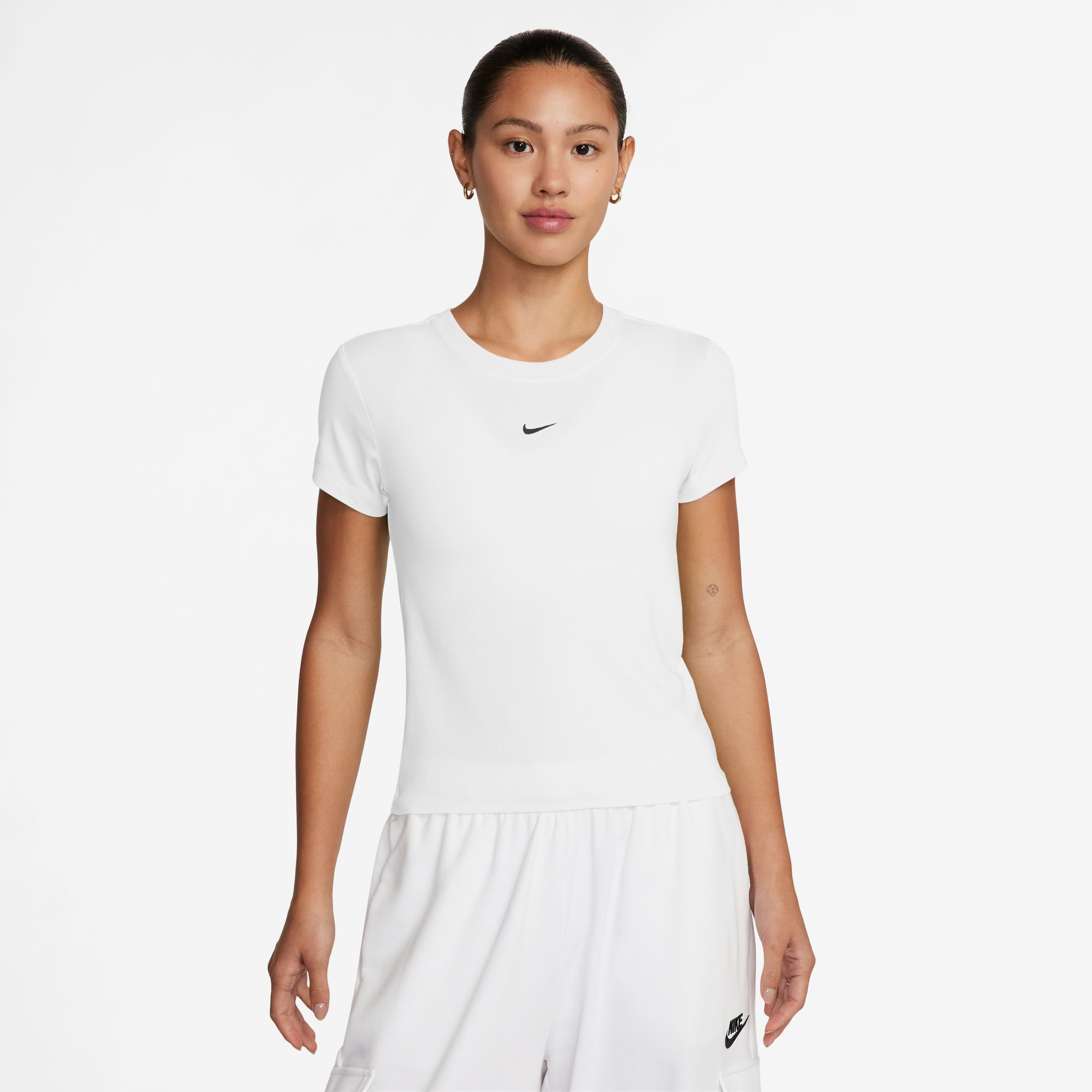★ Nike★ Sportswear Chill Knit Crop T-shirt W Black White Nike Sportswear Women's Chill Knit Cropped T-Shirt Black