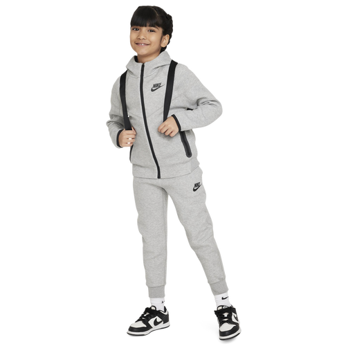 Nike tech fleece pants canada hotsell
