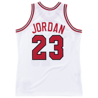 Michael jordan best sale jersey foot locker