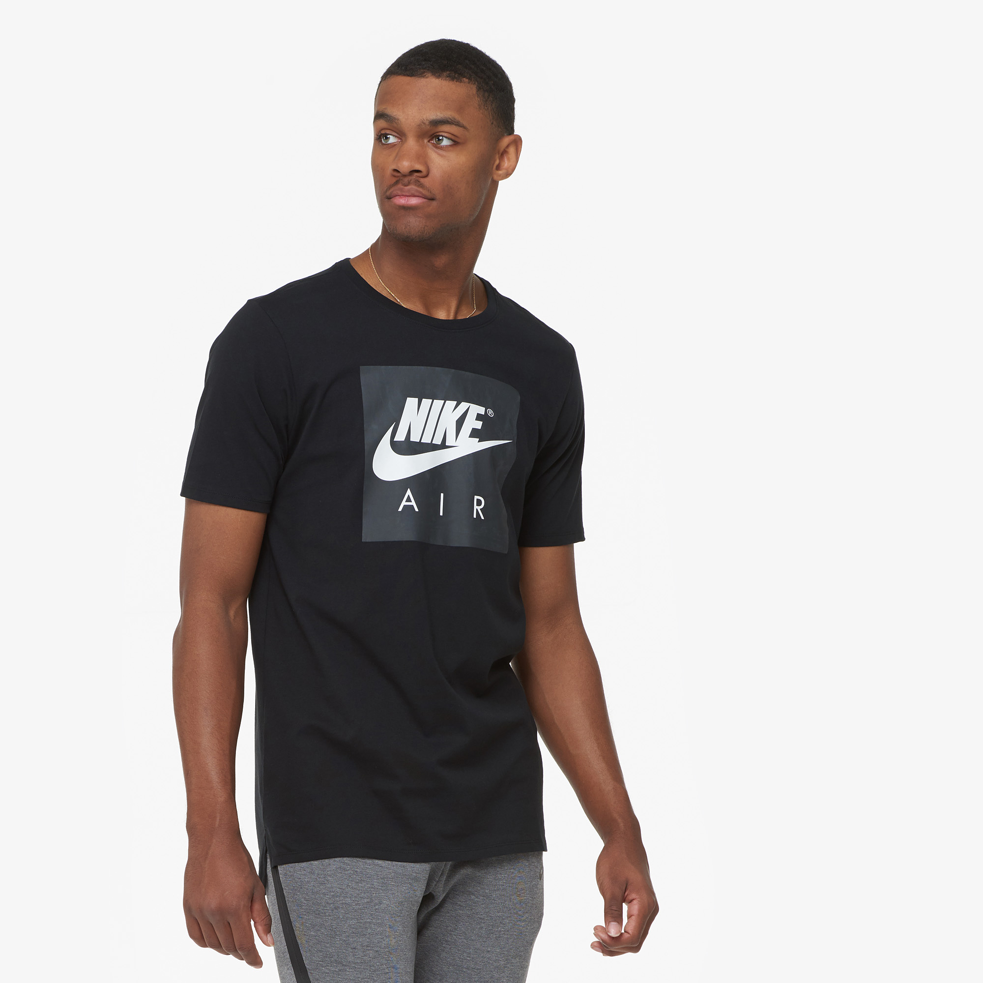 nike t shirt footlocker