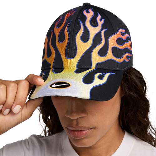 名作 Nike Club Flame Cap | Champs Sports Canada 応援グッズ